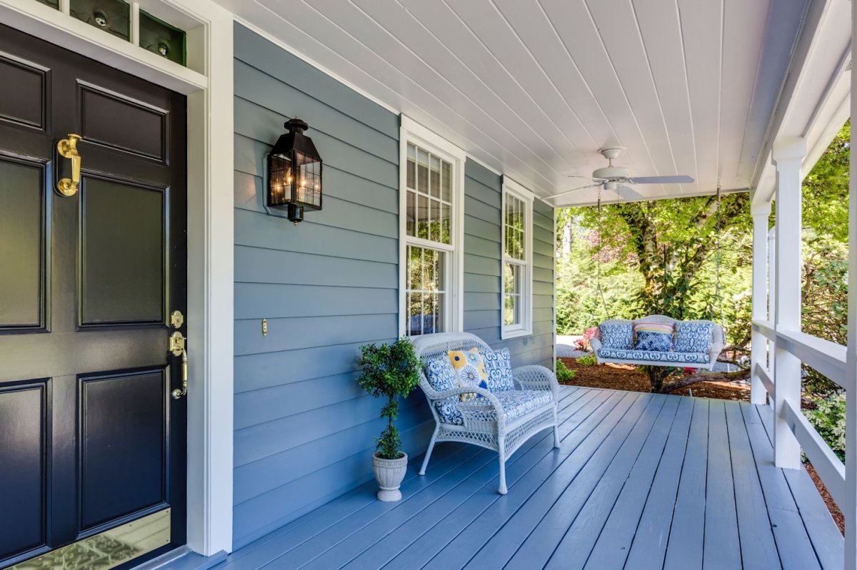 porch and deck contractors Edmonton