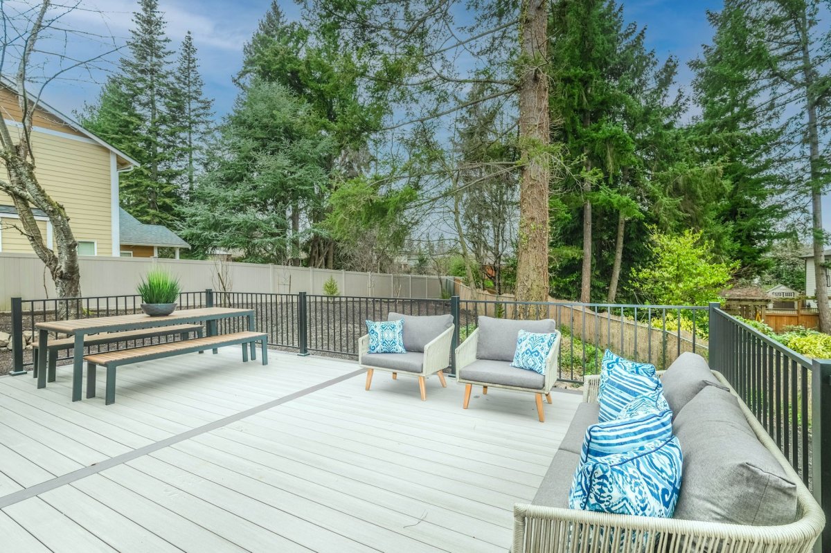 deck builders general contractors Edmonton
